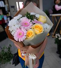Букет цветов из:  Герберы, Розы и Хризантемы в Николо-Александровском