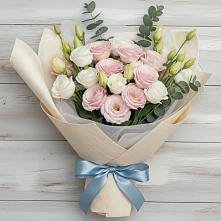 Букет цветов из:  Лизиантусы в Николо-Александровском