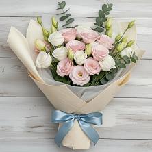 Букет цветов из:  Лизиантусы в Николо-Александровском