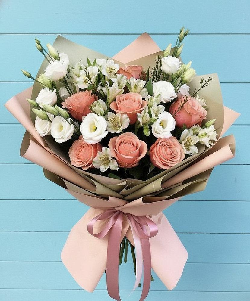 Букет цветов из: Розы, Альстромерии и Лизиантусы в Николо-Александровском