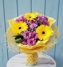 Букет цветов из:  Хризантемы и Герберы в Николо-Александровском