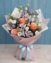 Букет цветов из:  Лизиантусы, Розы, Альстромерии и Гипсофила в Николо-Александровском
