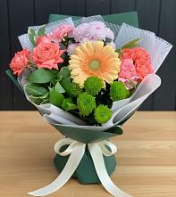 Букет цветов из:  Гвоздики, Розы, Герберы и Хризантемы в Николо-Александровском