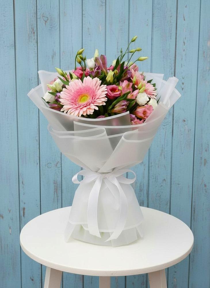 Букет цветов из: Герберы, Альстромерии и Лизиантусы в Николо-Александровском