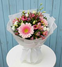 Букет цветов из:  Герберы, Альстромерии и Лизиантусы в Николо-Александровском