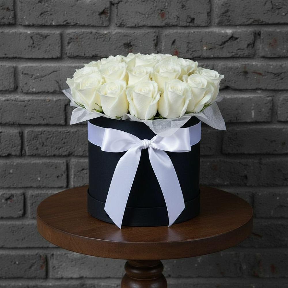 Цветочная композиция из Розы в шляпной коробке в Николо-Александровском