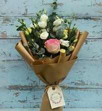 Букет цветов из:  Розы и Лизиантусы в Николо-Александровском