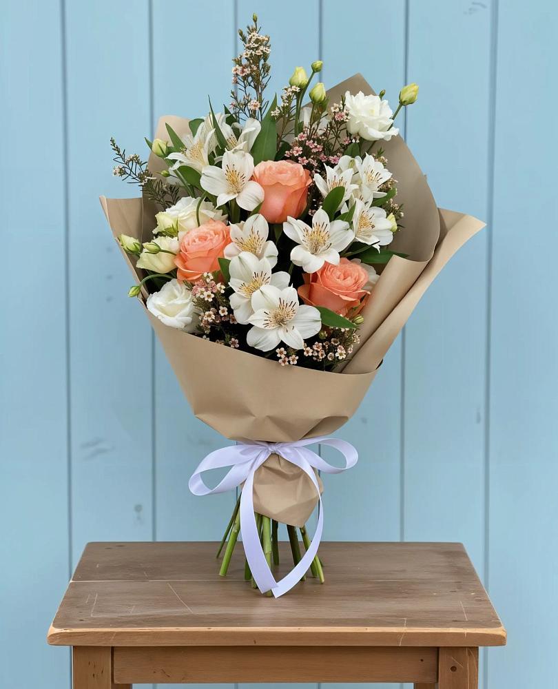 Букет цветов из: Альстромерии, Лизиантусы, Розы и Хризантемы в Николо-Александровском